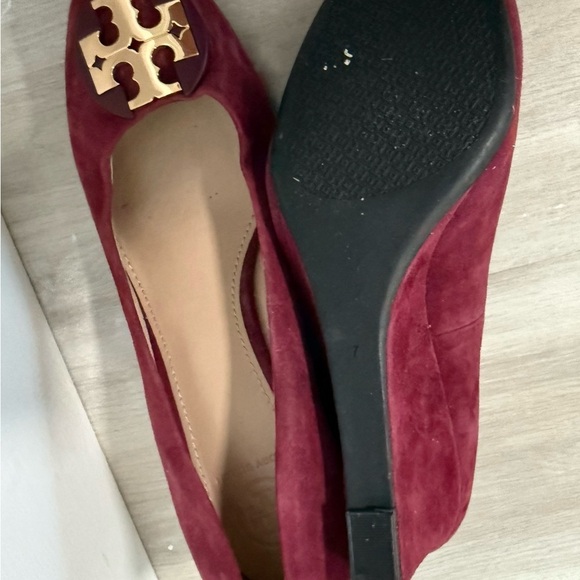 Tory Burch Burgundy Suede Luna Wedge Pumps sz 7 - Picture 6 of 10